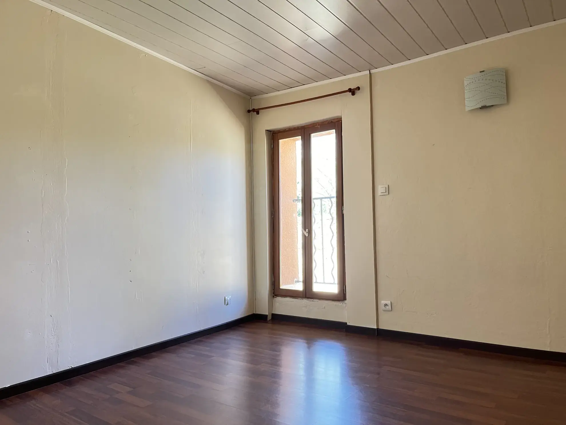 Maison de village T3/4 avec mezzanine et climatisation à Usclas d'Hérault 