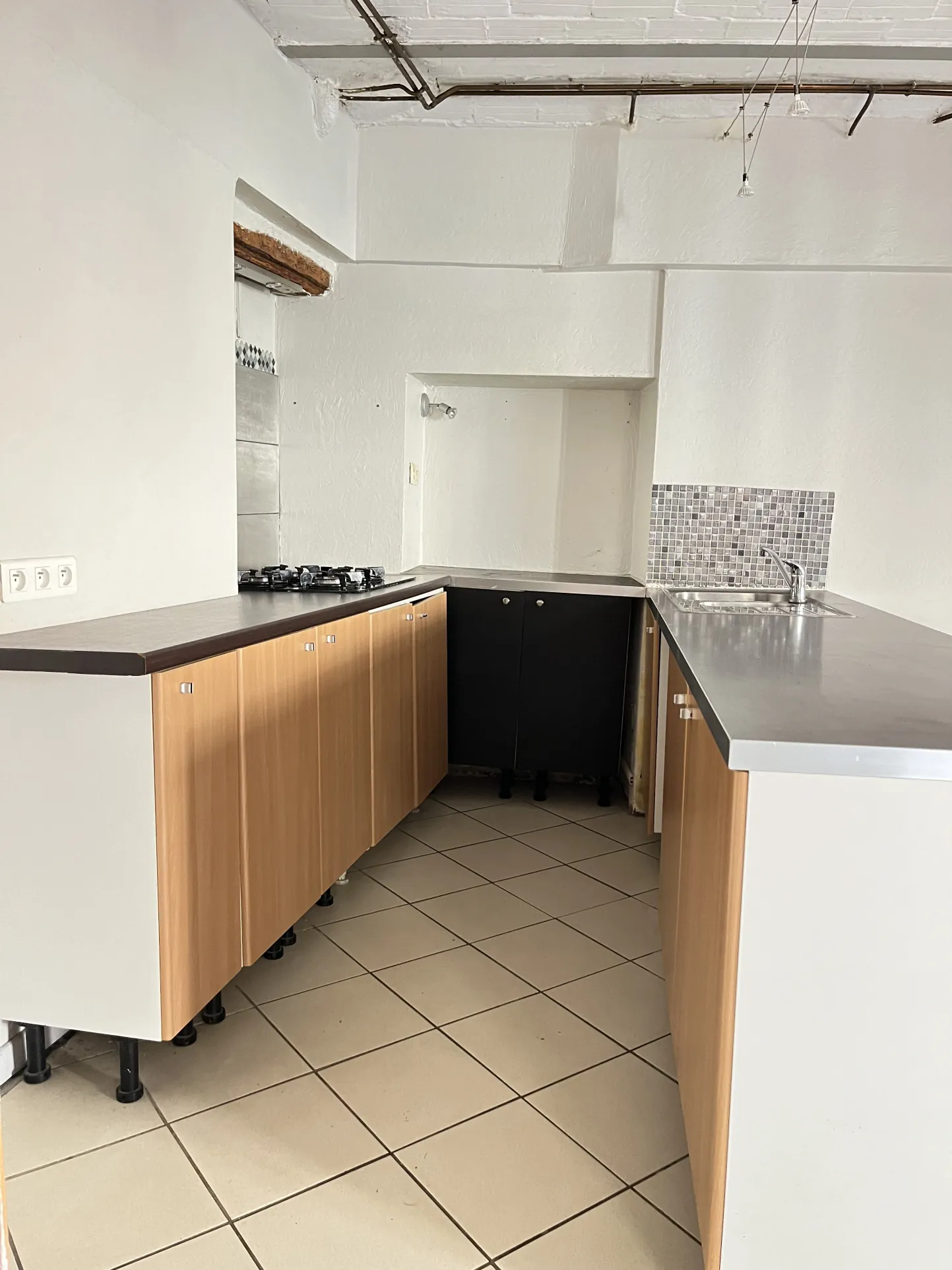 Maison de village T3/4 avec mezzanine et climatisation à Usclas d'Hérault 