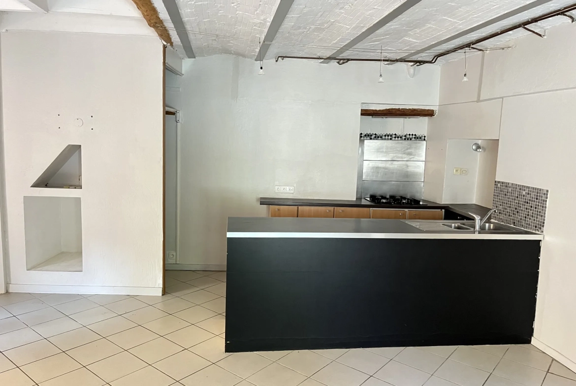 Maison de village T3/4 avec mezzanine et climatisation à Usclas d'Hérault 