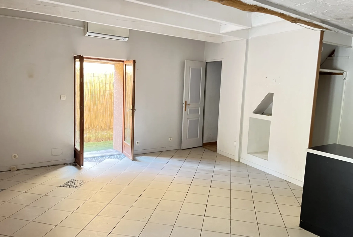 Maison de village T3/4 avec mezzanine et climatisation à Usclas d'Hérault 