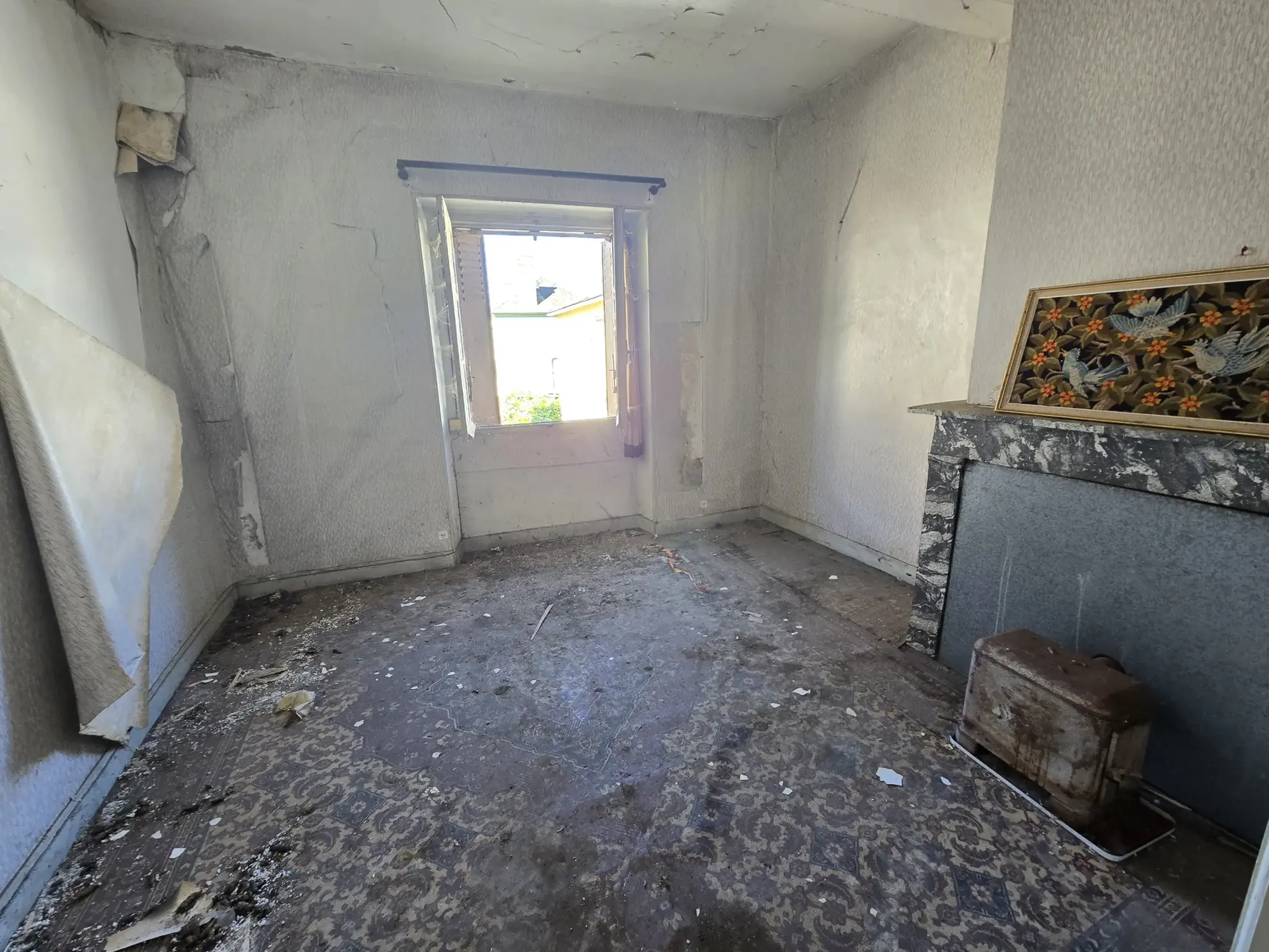 Maison à rénover de 130 m² au centre de Tournay, idéal investisseur 