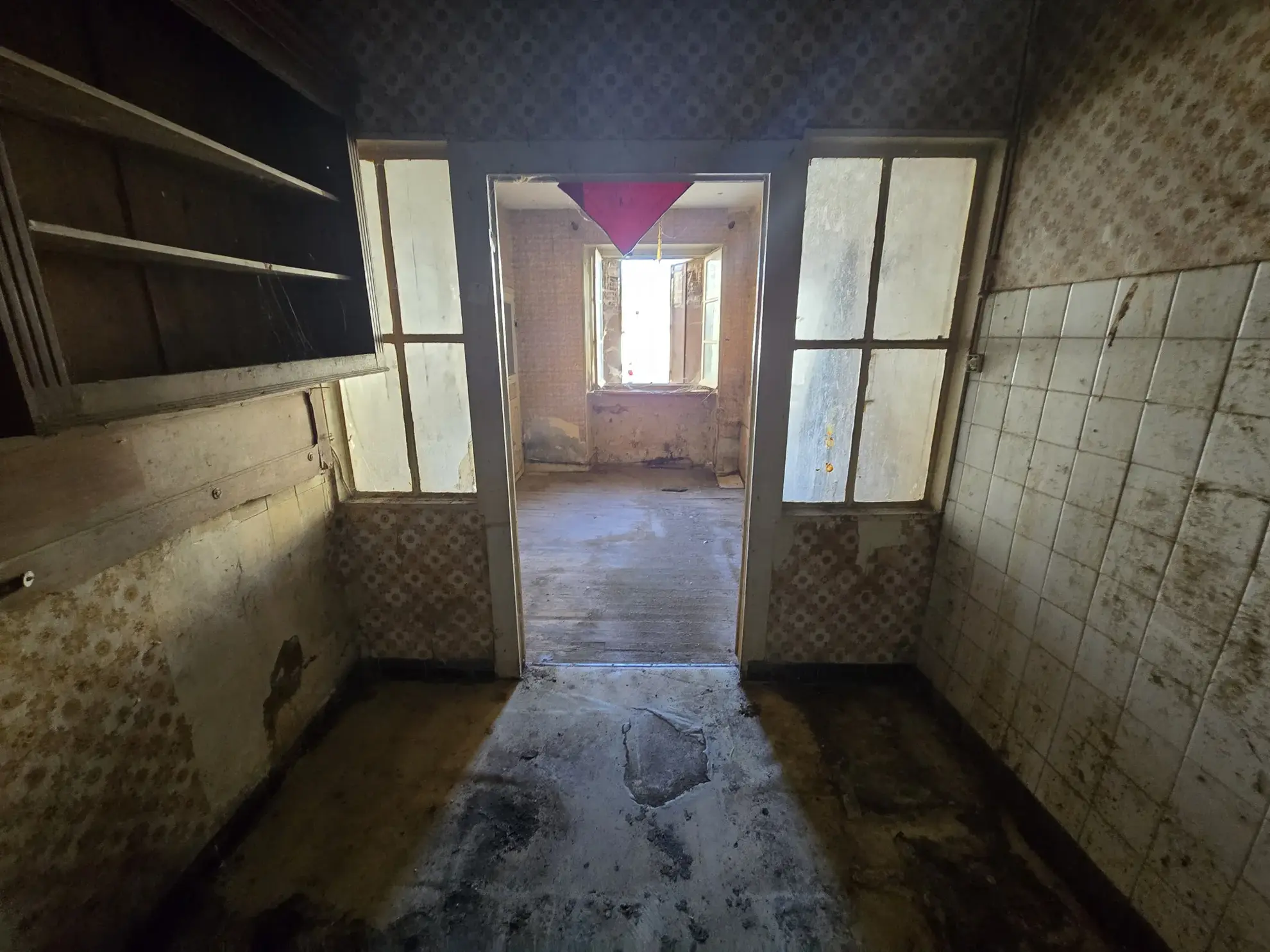 Maison à rénover de 130 m² au centre de Tournay, idéal investisseur 