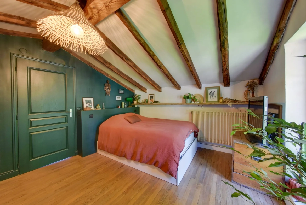 Belle maison de ville avec jardin à La Tronche, idéale pour premier achat 