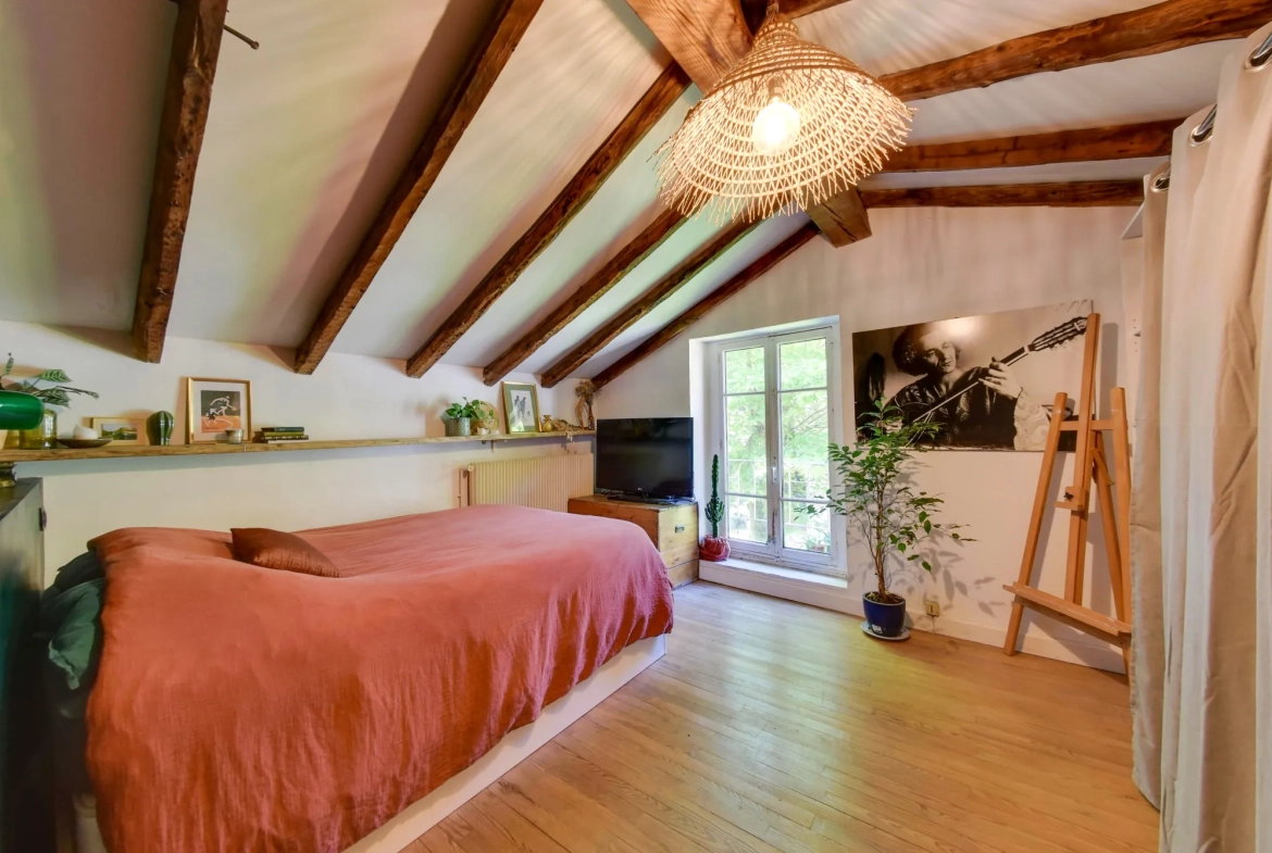 Belle maison de ville avec jardin à La Tronche, idéale pour premier achat 