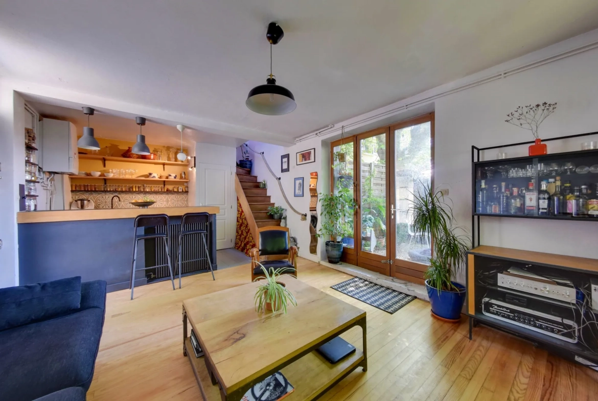 Belle maison de ville avec jardin à La Tronche, idéale pour premier achat 