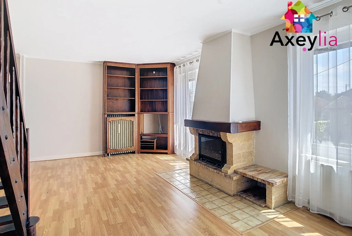 Maison familiale à Riorges avec 6 chambres sur terrain de 888 m² 