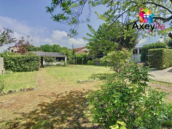 Maison familiale à Riorges avec 6 chambres sur terrain de 888 m² 