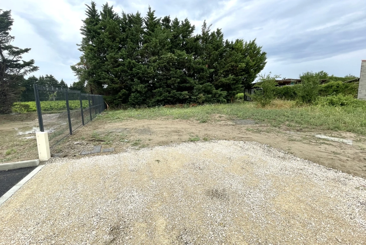Terrain viabilisé de 579 m² à Violes, proche Orange - Excellente localisation 