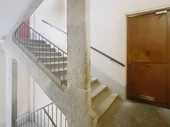 Appartement T2 lumineux à Lyon 2, idéal pour résidence ou investissement avec faibles charges 
