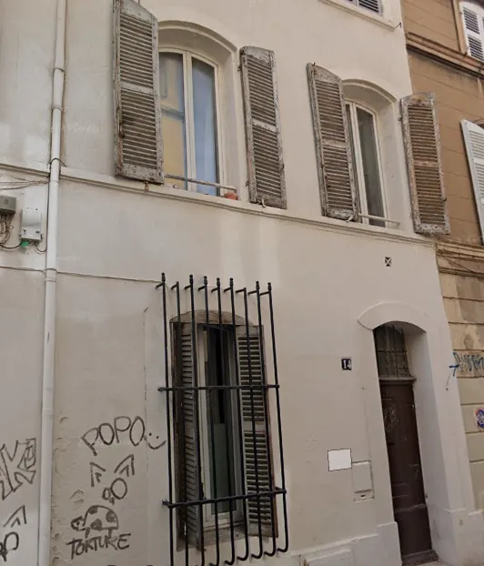 Appartement T2 traversant de 40 m² proche Cours Julien à Marseille 