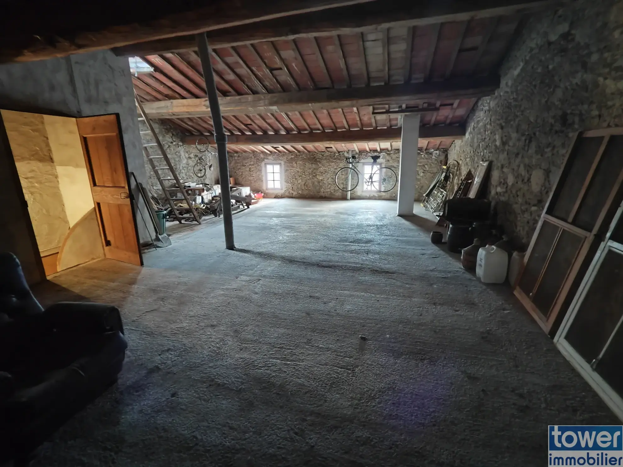 Maison de 120 m² avec grand potentiel et garage à Saint-Laurent-de-la-Cabrerisse 