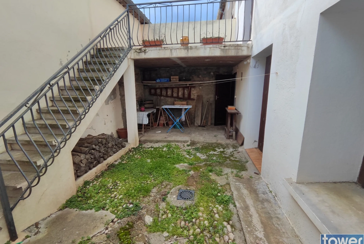Maison de 120 m² avec grand potentiel et garage à Saint-Laurent-de-la-Cabrerisse 