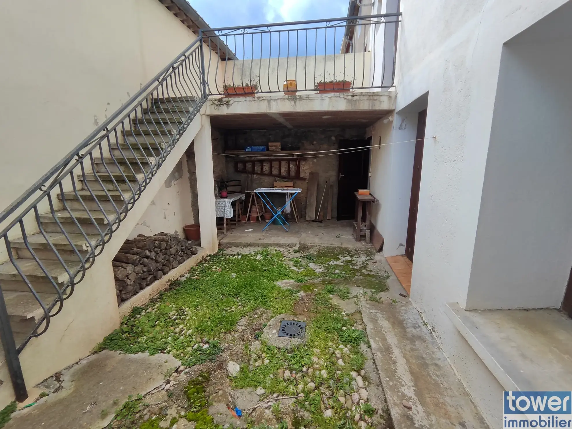 Maison de 120 m² avec grand potentiel et garage à Saint-Laurent-de-la-Cabrerisse 
