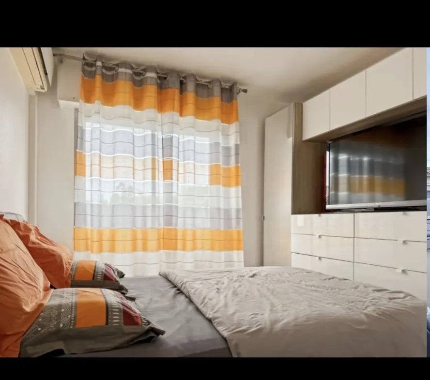 Appartement 2 pièces à vendre à Saint-Raphaël avec garage et loggia, parfait pour investisseur ou résidentiel 