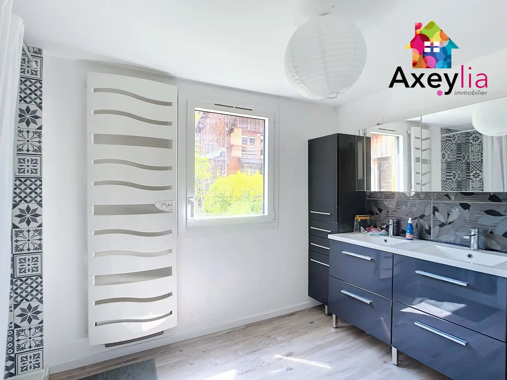 Propriété avec maison, gîte et dépendances à Ambierle - Vue exceptionnelle 