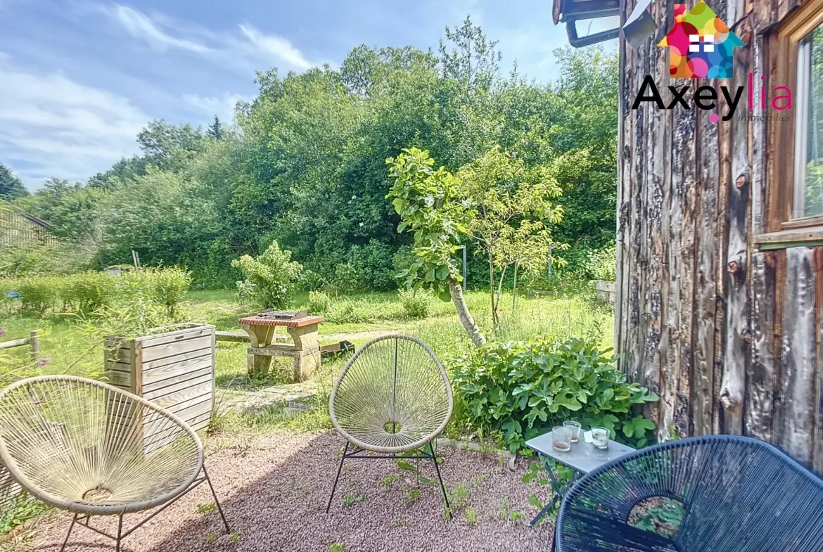 Propriété avec maison, gîte et dépendances à Ambierle - Vue exceptionnelle 