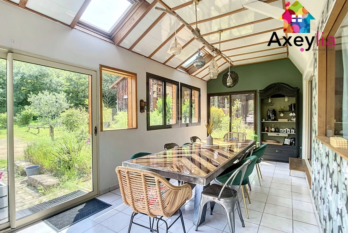 Propriété avec maison, gîte et dépendances à Ambierle - Vue exceptionnelle 
