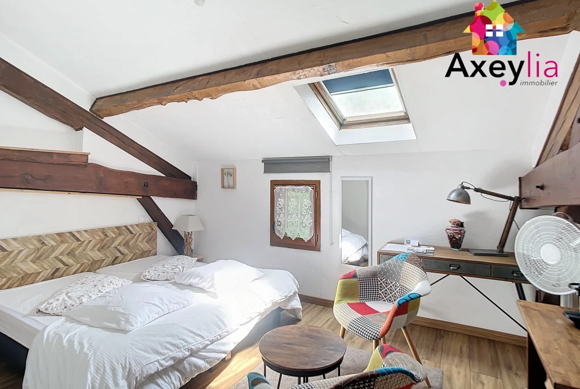 Propriété avec maison, gîte et dépendances à Ambierle - Vue exceptionnelle 