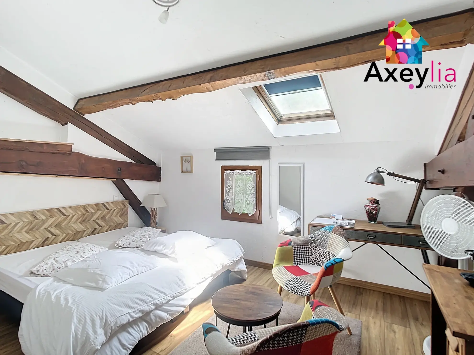 Propriété avec maison, gîte et dépendances à Ambierle - Vue exceptionnelle 