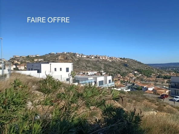 Terrain constructible de 549 m² à Narbonne avec vue imprenable et liberté de construction