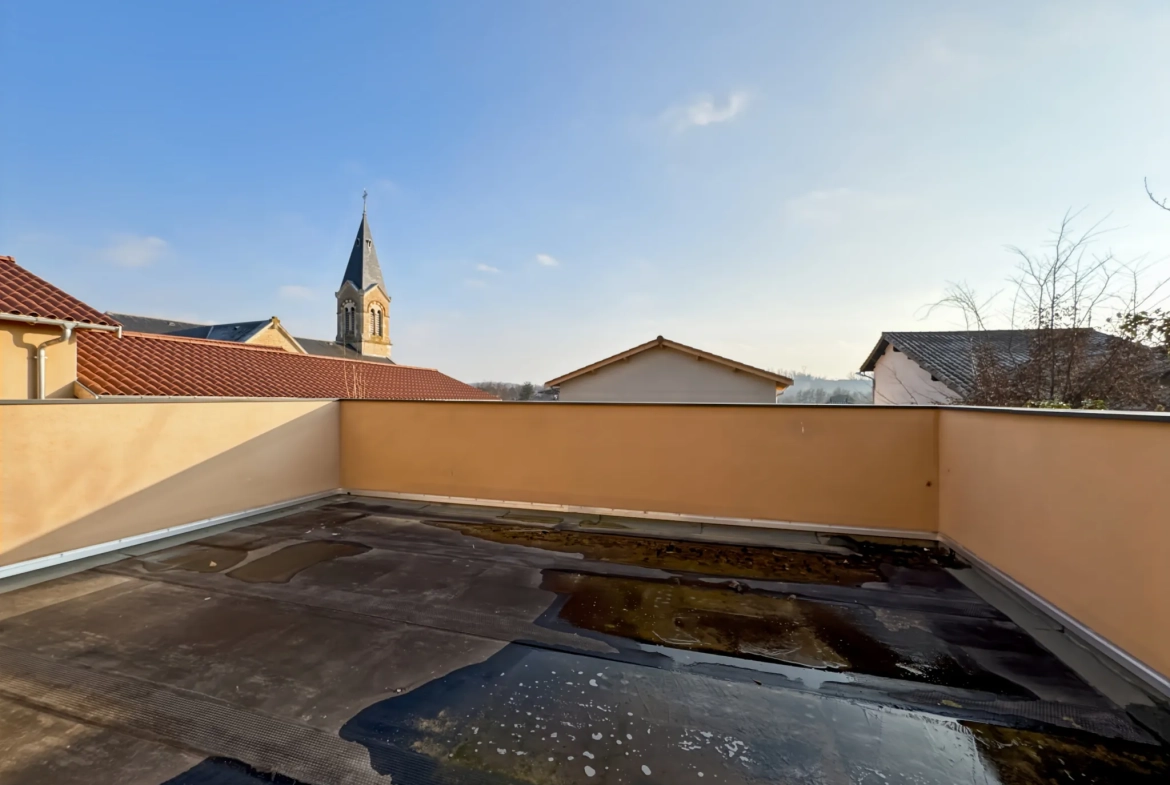 Villa neuve à vendre à Trévoux avec terrain modulaire, proche écoles, prix réduit 
