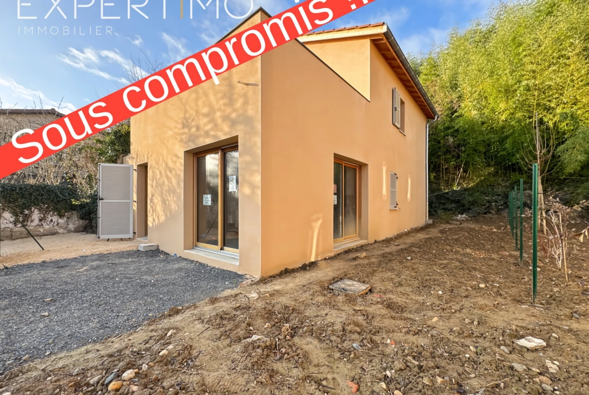 Villa neuve à vendre à Trévoux avec terrain modulaire, proche écoles, prix réduit 