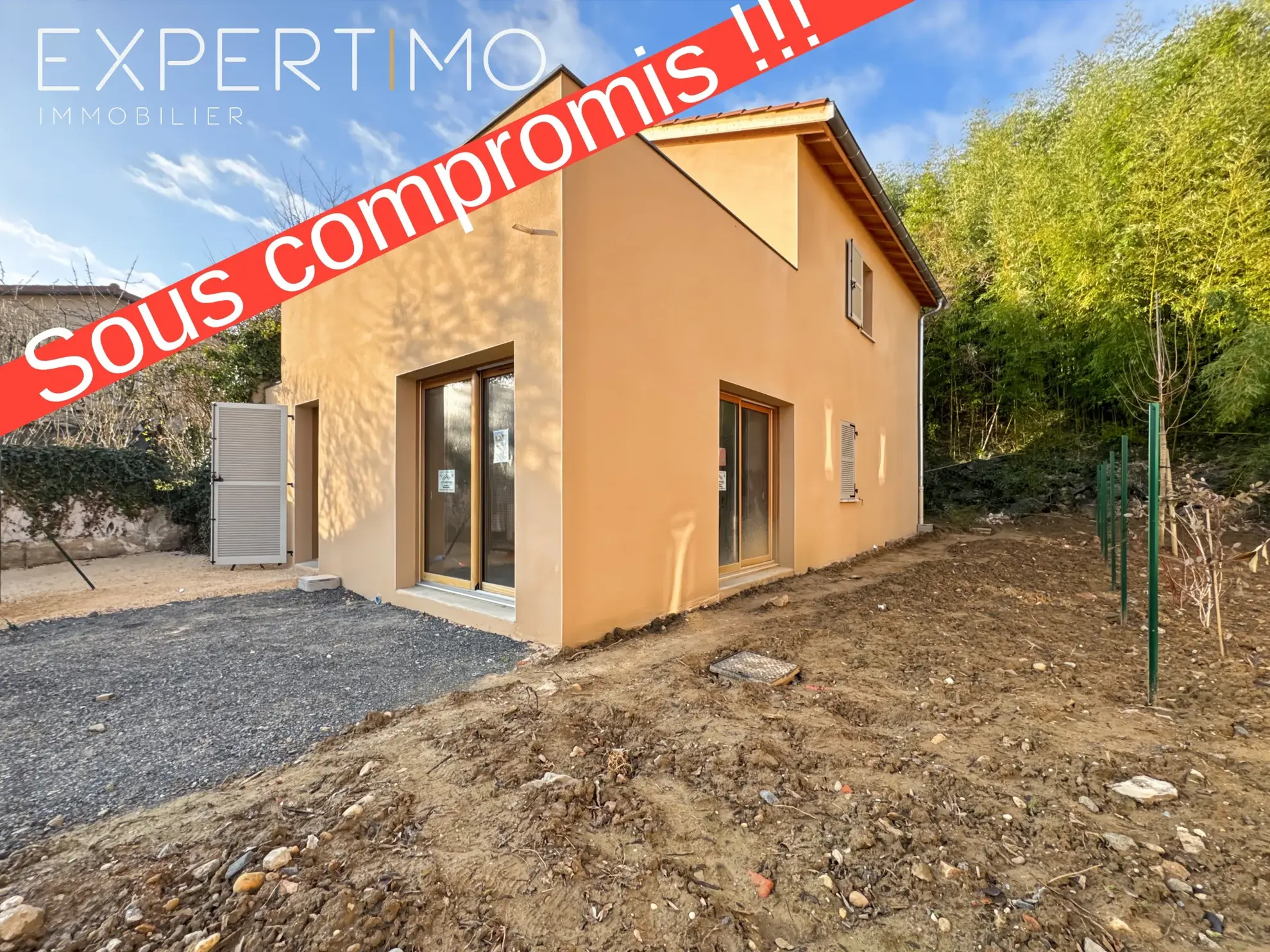 Villa neuve à vendre à Trévoux avec terrain modulaire, proche écoles, prix réduit 