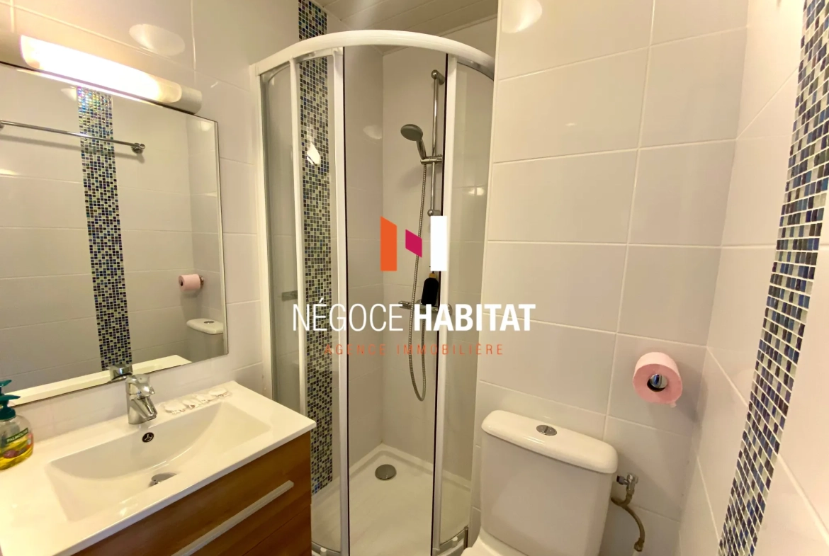 Studio cabine rénové à Cap d'Agde avec balcon et parking - Investissement ou résidence 