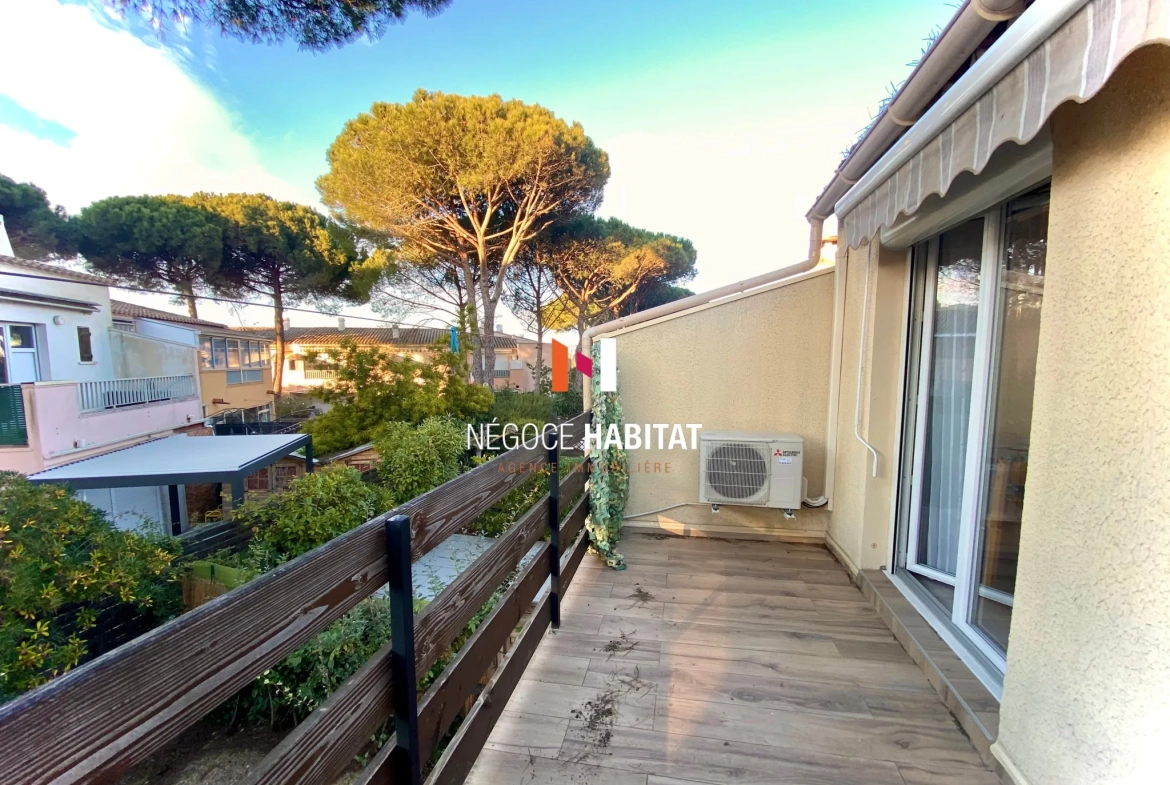 Studio cabine rénové à Cap d'Agde avec balcon et parking - Investissement ou résidence 