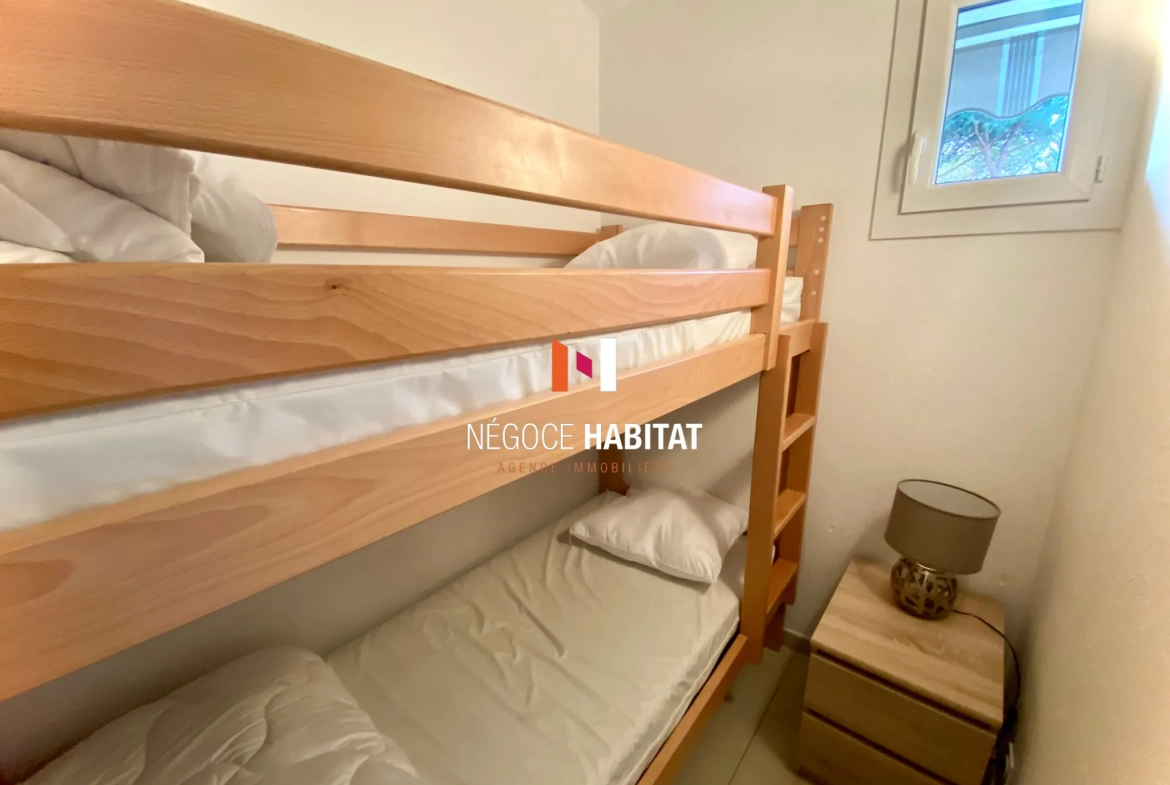 Studio cabine rénové à Cap d'Agde avec balcon et parking - Investissement ou résidence 