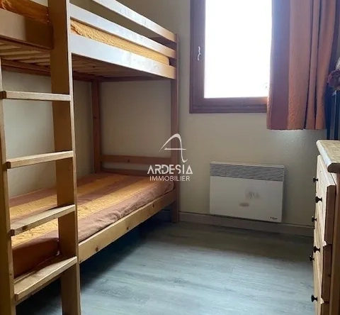 Appartement T2 en rez-de-chaussée à vendre au Corbier avec balcon et équipements montagnards 