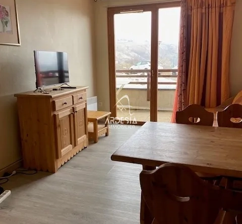Appartement T2 en rez-de-chaussée à vendre au Corbier avec balcon et équipements montagnards 