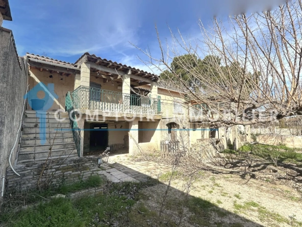 Maison à vendre de 200 m² avec appartement indépendant à Carpentras