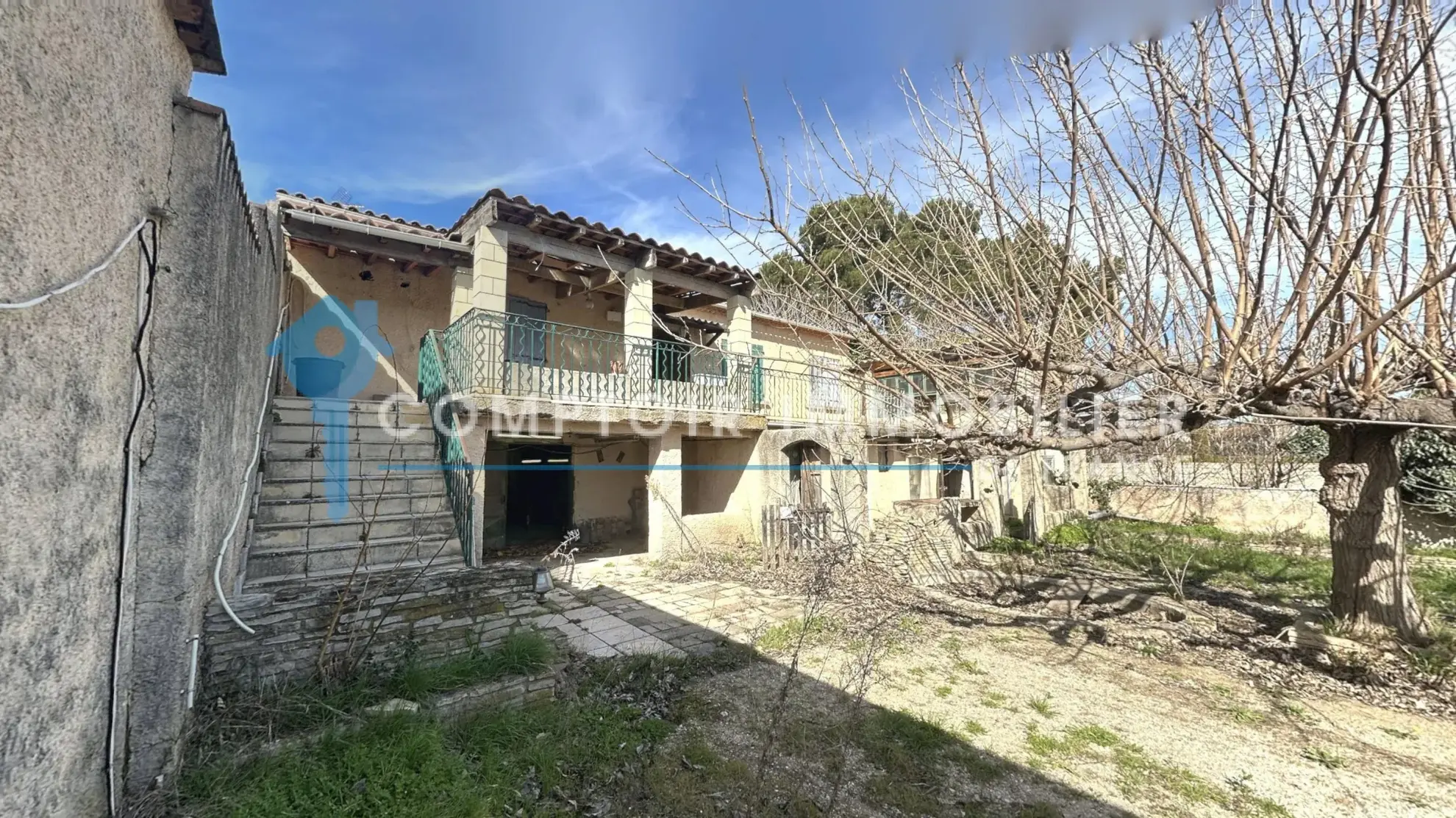 Maison à vendre de 200 m² avec appartement indépendant à Carpentras 