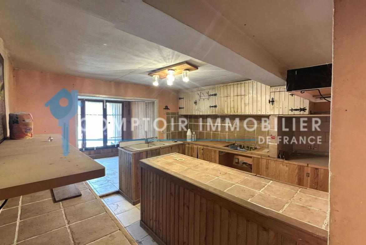 Maison à vendre de 200 m² avec appartement indépendant à Carpentras 