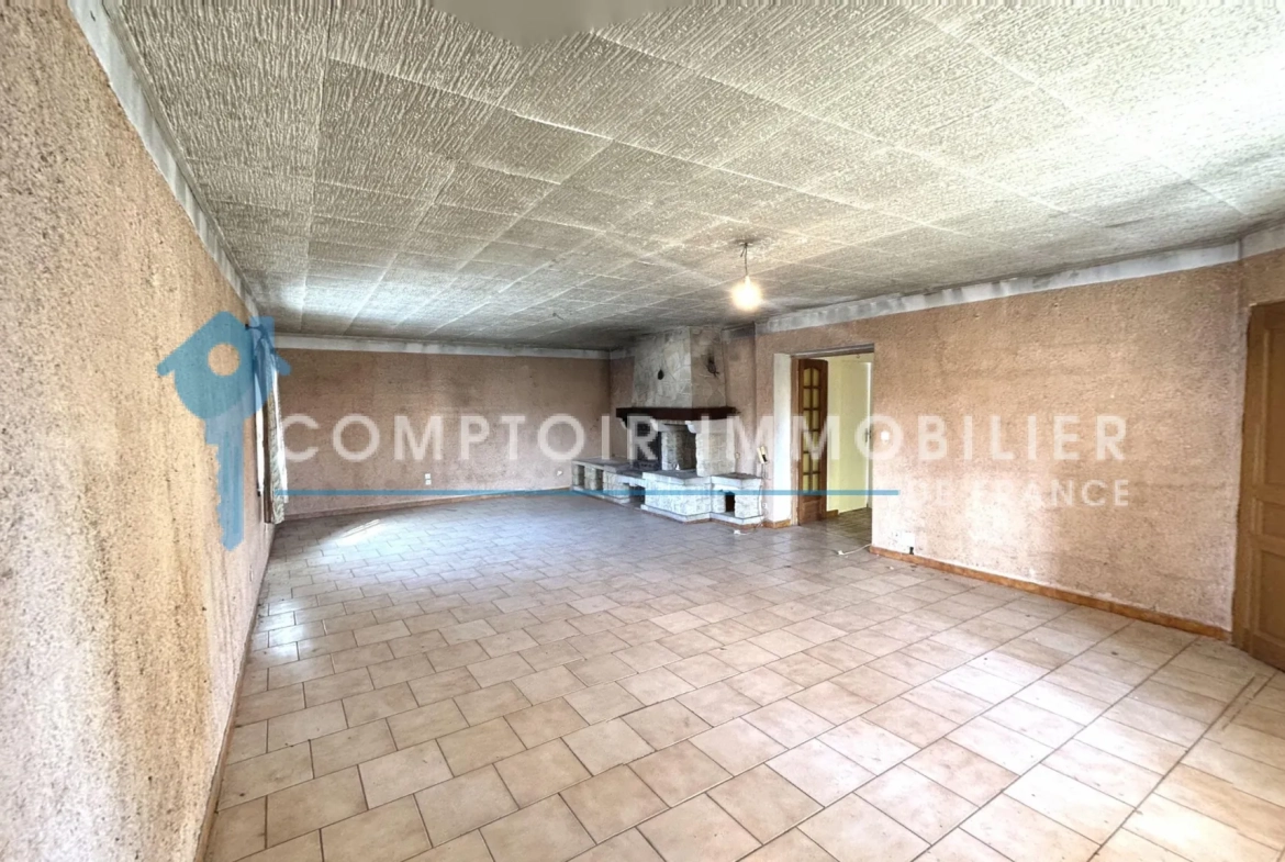 Maison à vendre de 200 m² avec appartement indépendant à Carpentras 