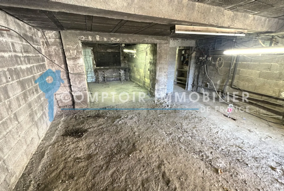 Maison à vendre de 200 m² avec appartement indépendant à Carpentras 