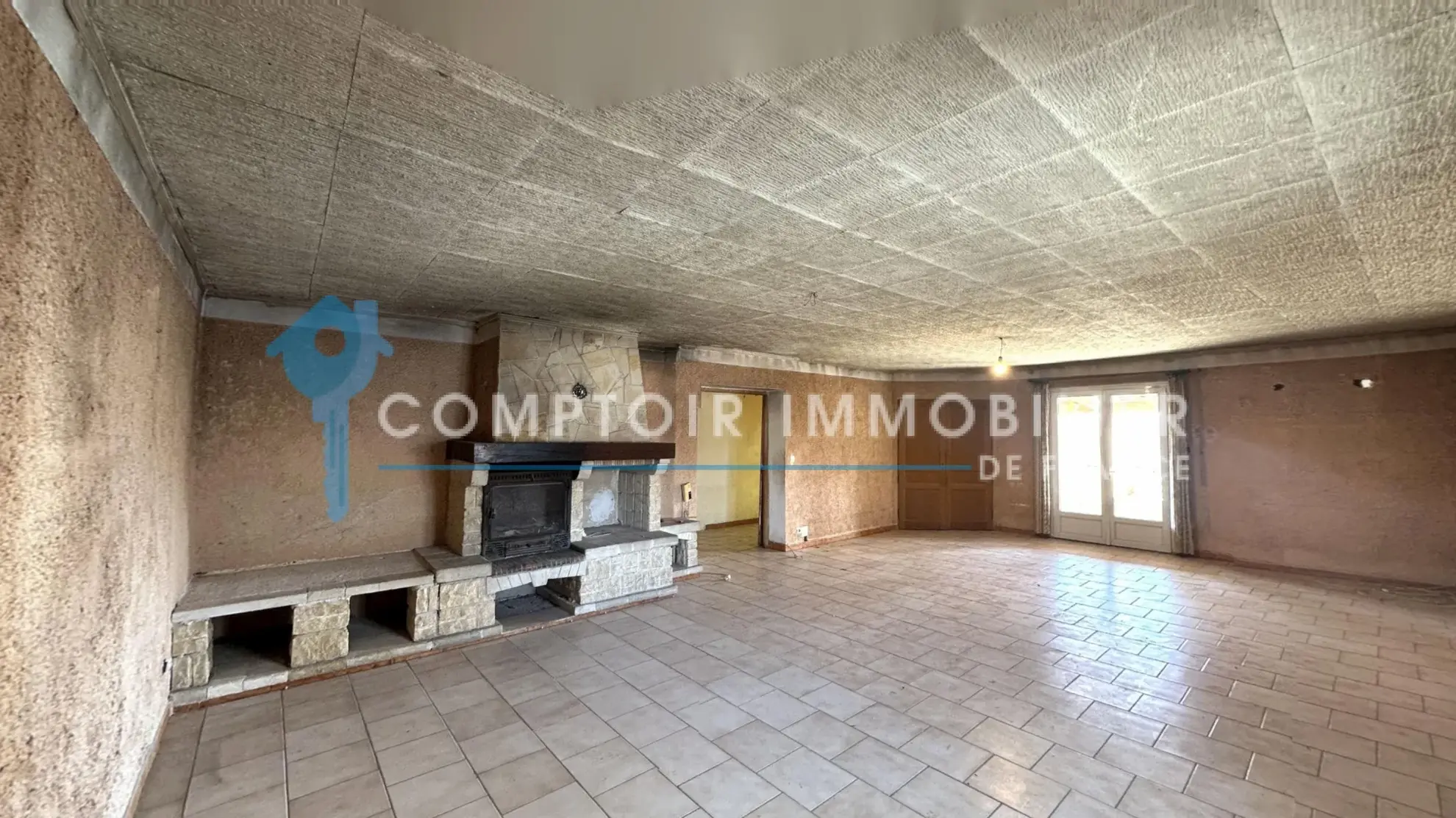 Maison à vendre de 200 m² avec appartement indépendant à Carpentras 