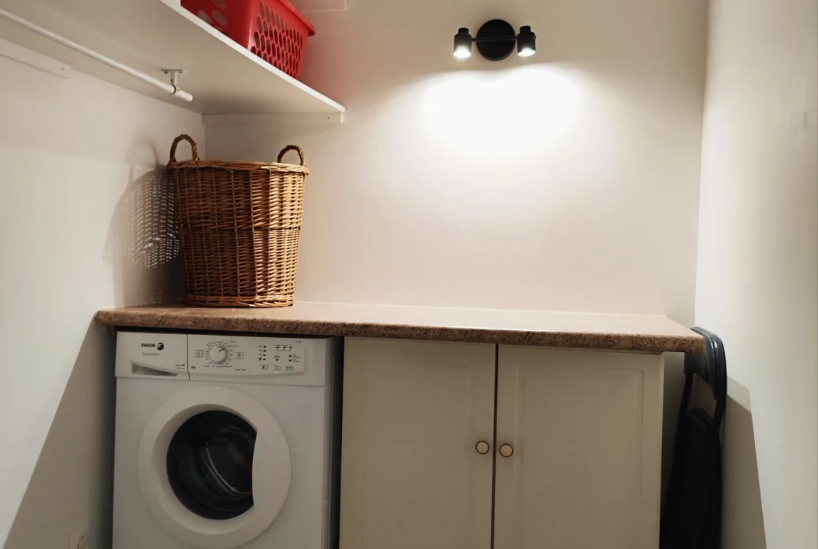 Appartement 2 pièces rénové de 50 m2 à Mérignac avec parking 