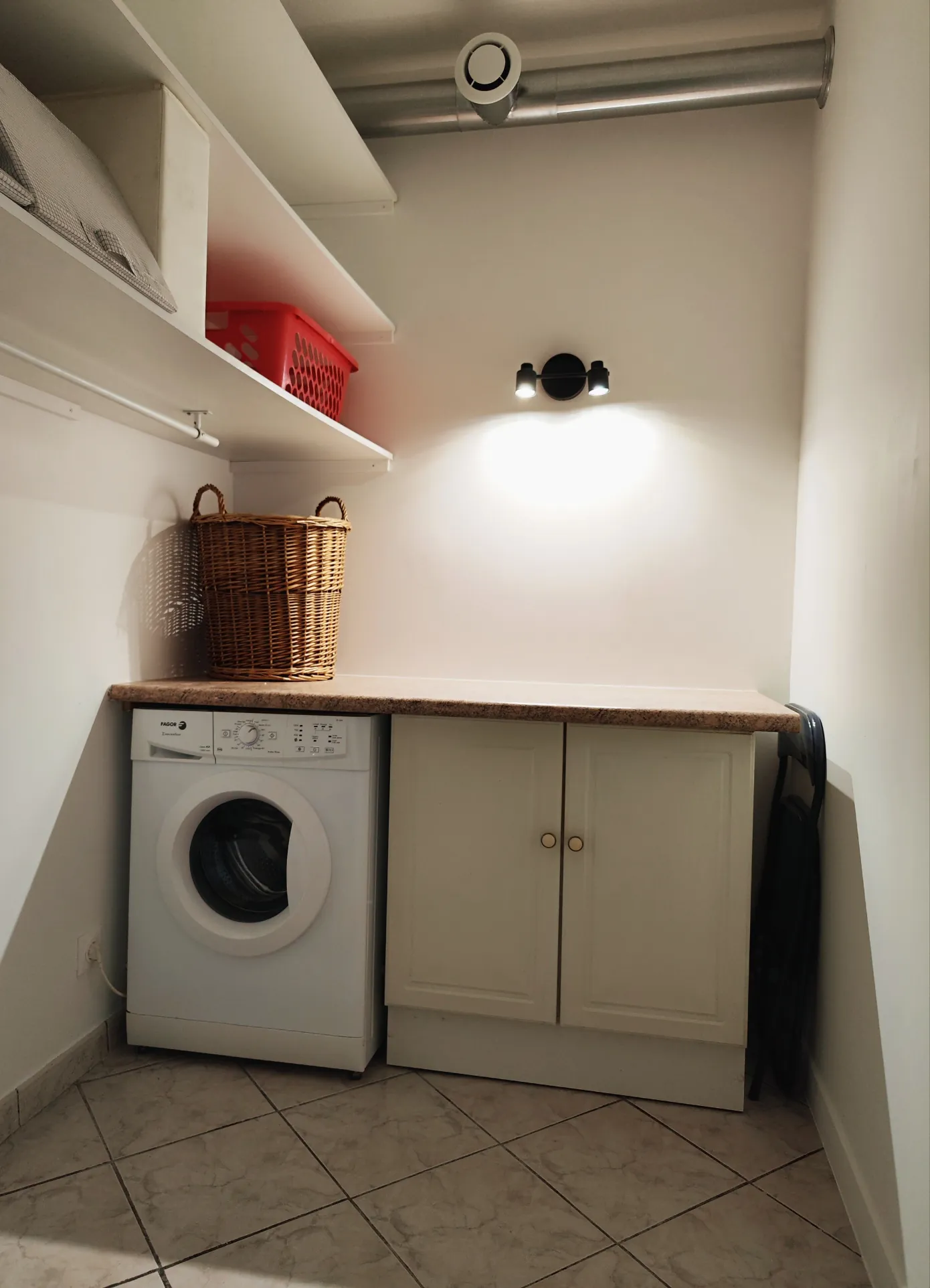 Appartement 2 pièces rénové de 50 m2 à Mérignac avec parking 