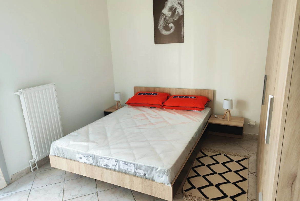 Appartement 2 pièces rénové de 50 m2 à Mérignac avec parking 