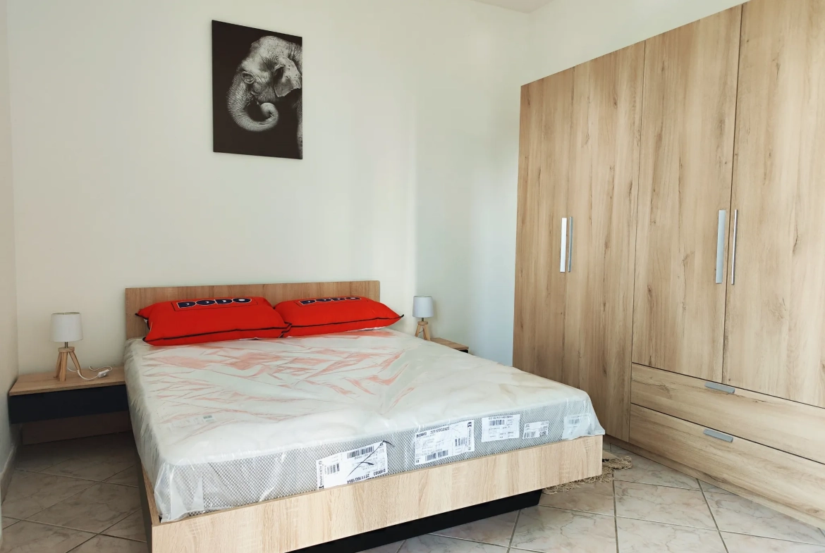 Appartement 2 pièces rénové de 50 m2 à Mérignac avec parking 