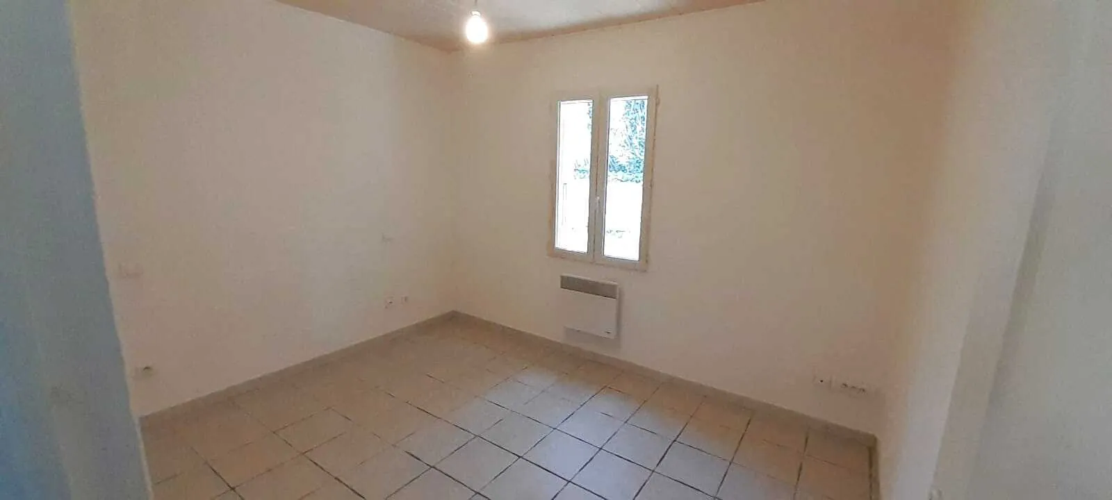 Achat maison 71 m² avec jardin à Caumont-sur-Durance, vue colline 