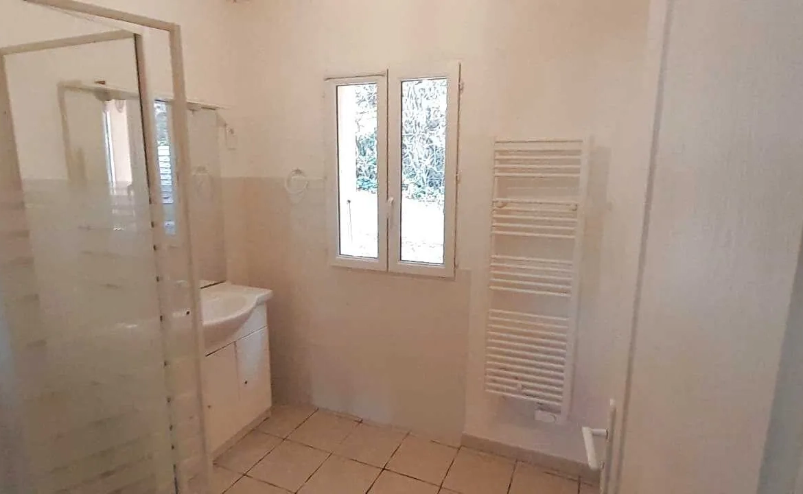 Achat maison 71 m² avec jardin à Caumont-sur-Durance, vue colline 