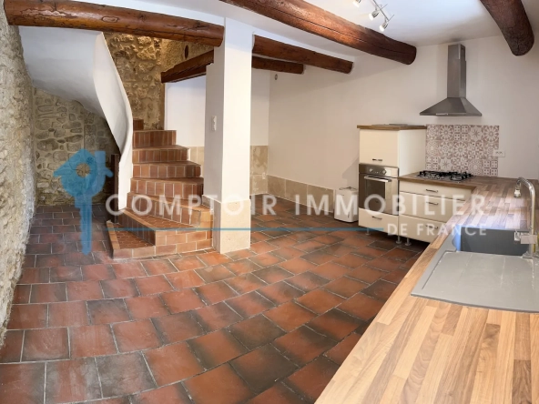 Maison de ville authentique de 68 m² au cœur de Grans, village provençal
