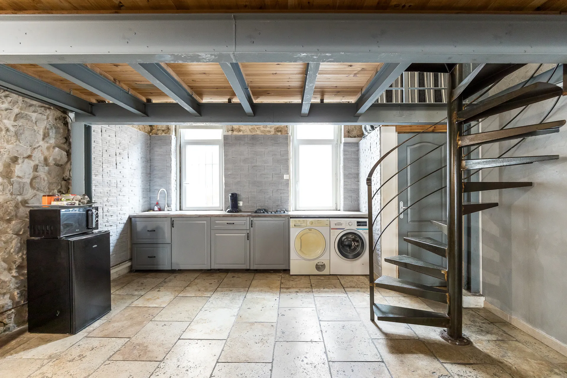 A vendre à Marseille, loft spacieux de 107 m² à Vauban avec stationnement 