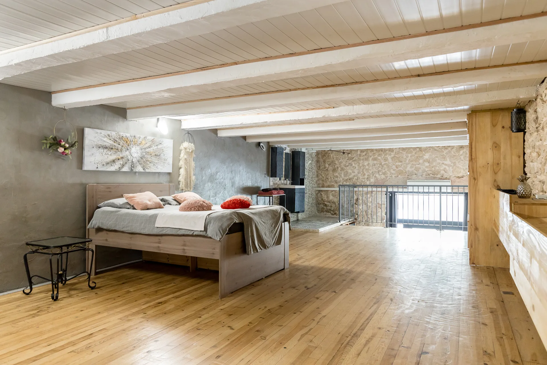 A vendre à Marseille, loft spacieux de 107 m² à Vauban avec stationnement 