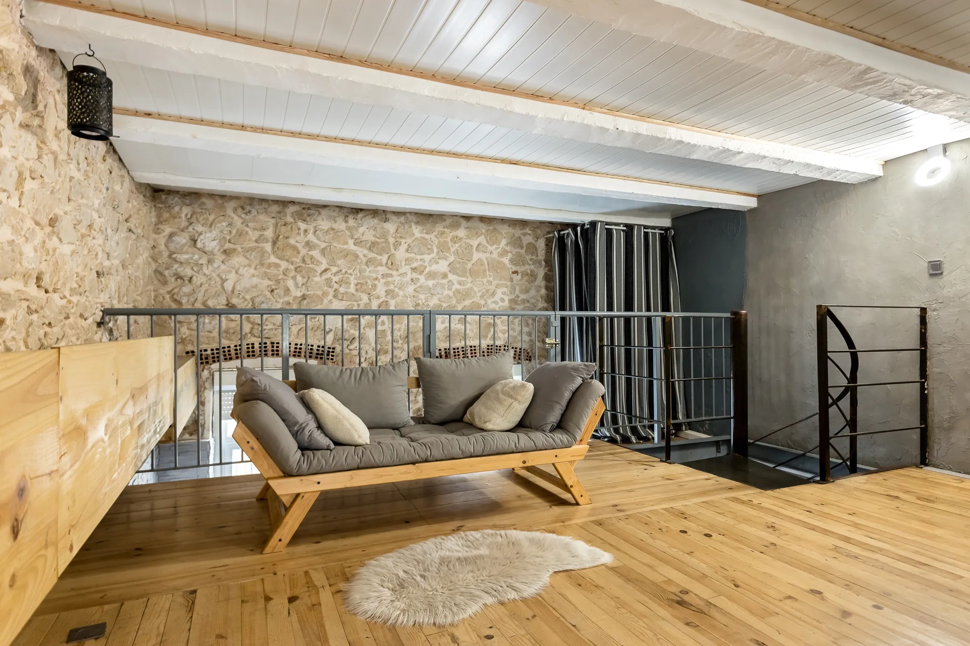 A vendre à Marseille, loft spacieux de 107 m² à Vauban avec stationnement 