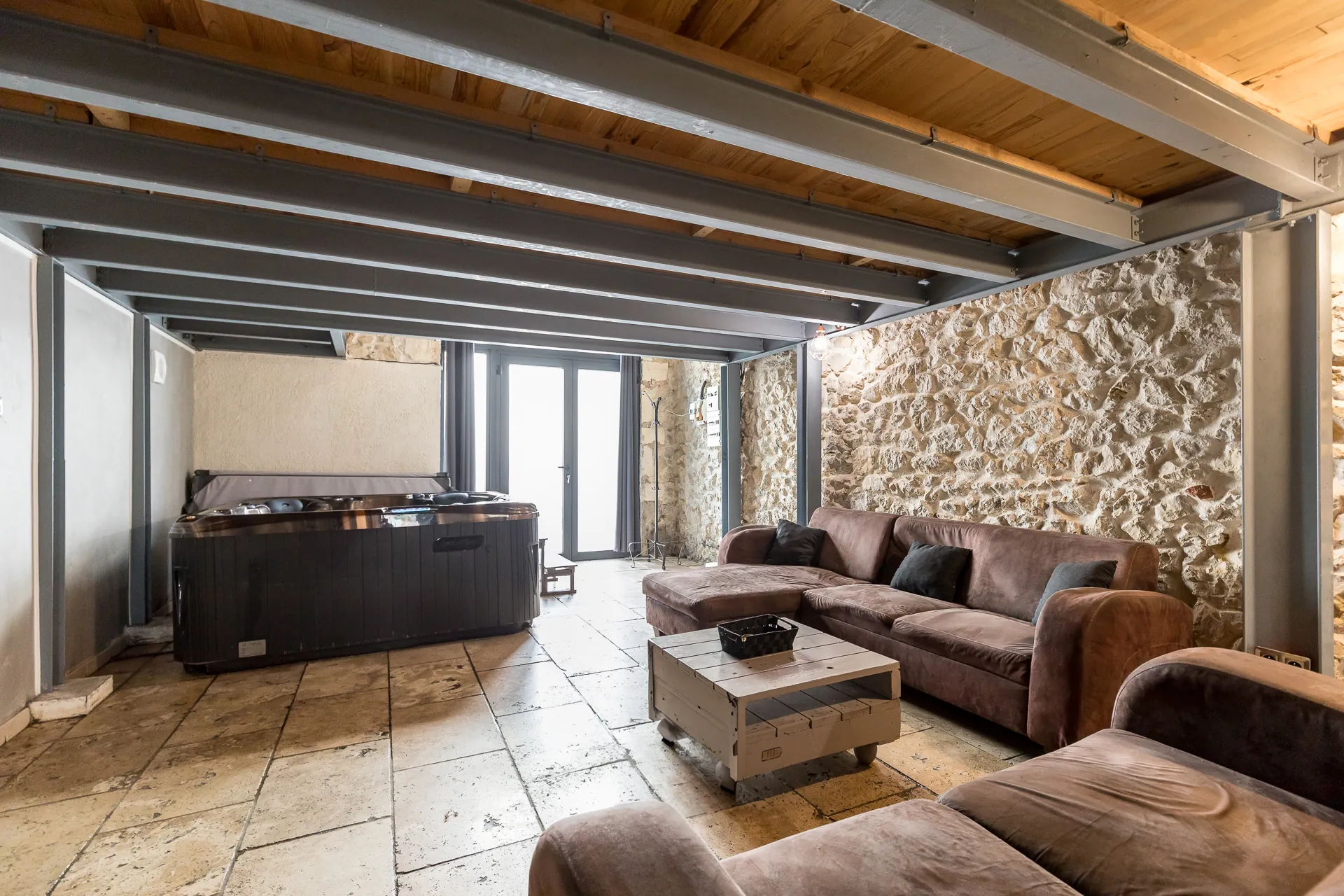 A vendre à Marseille, loft spacieux de 107 m² à Vauban avec stationnement 