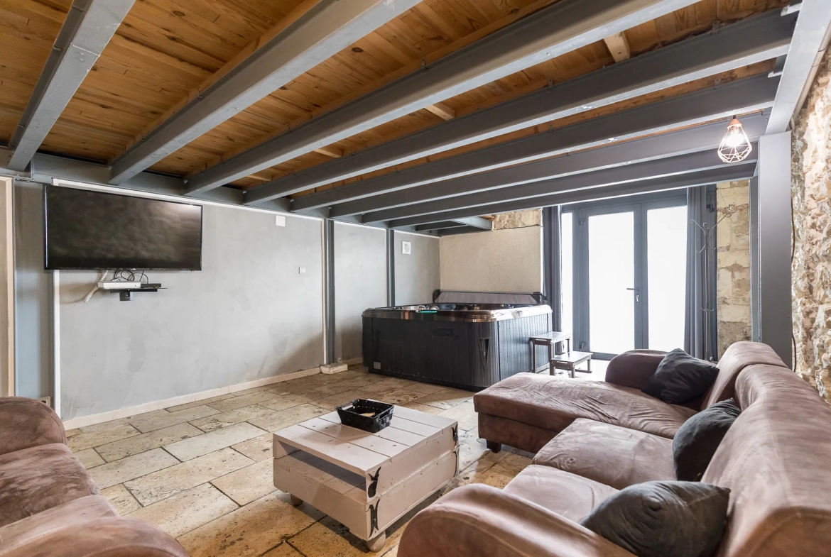 A vendre à Marseille, loft spacieux de 107 m² à Vauban avec stationnement 